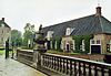 Eerde west -  Het westelijke bouwhuis van kasteel Eerde te Ommen. 