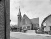 Overzicht kerk, toren en hoofdingang