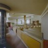Interieur overzicht onder het balkongedeelte