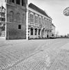 Overzicht voorgevel met zuilengalerij - Vollenhove - 20350519 - RCE -  Stadhuis: Overzicht voorgevel met zuilengalerij (opmerking: Gefotografeerd voor Monumenten In Nederland Overijssel) 
