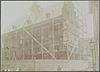 Overzicht zuidgevel en oostgevel raadhuis tijdens restauratie - Hasselt - 20319901 - RCE -  Stadhuis: Overzicht zuidgevel en oostgevel raadhuis tijdens restauratie (opmerking: Nr in marge) 