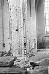 West schippijler vanuit het zuiden tijdens restauratie - Hasselt - 20102839 - RCE -  Hervormde Kerk - Grote Kerk - Sint-Stephanuskerk: West schippijler vanuit het zuiden tijdens restauratie 