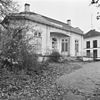 Overzicht voorgevel - Zwolle - 20231438 - RCE -  Katerveerhuis: Overzicht voorgevel (opmerking: In 1967 is de gemeente Zwollerkerspel opgeheven en verdeeld over de gemeenten Zwolle, Genemuiden, Hasselt, Heino en IJsselmuiden. Thans: Spoolde) 
