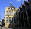 Oude Raadhuis, Zwolle -  Het Oude Raadhuis met rechts een gedeelte van het Stadhuis. 