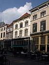 Pand met jongere lijstgevel