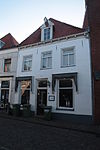 AmersfoortBloemendalsestraat3.JPG -  Bloemendalsestraat 3 Huis met gepleisterde lijstgevel 