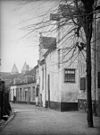 Muurhuizen vanaf het zuidwesten, met de spitsen van de Kamperbinnenpoort - Amersfoort - 20010128 - RCE -  Kamperbinnenpoort: Muurhuizen vanaf het zuidwesten, met de spitsen van de Kamperbinnenpoort 