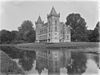 Overzicht kasteel aan de oever van de Kromme Rijn - Werkhoven - 20253564 - RCE -  Beverweert: Overzicht kasteel aan de oever van de Kromme Rijn 