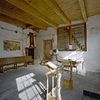 Interieur, kamer voorzijde beneden, met trappetje en deur naar de opkamer - Bunschoten - 20332877 - RCE -  Boerderij / Herberg 'Het Lam': Interieur, kamer voorzijde beneden, met trappetje en deur naar de opkamer 