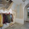Interieur hal met schildering