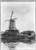 Stellingmolen schuin van voren gefotografeerd, reproductie