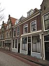 Pand met verdieping en schilddak