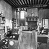 Interieur zaal rechts 1e etage na de brand - Renswoude - 20185411 - RCE -  Kasteel Renswoude: interieur zaal rechts 1e etage na de brand 
