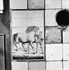Interieur, tegeltableau- man met paard - Elst - 20002821 - RCE -  Rynzigt: Interieur, tegeltableau: man met paard (opmerking: GB De Utrechtse Heuvelrug) 