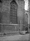 Kerk, na de brand vanuit het noord-oosten - Rhenen - 20186236 - RCE -  Cunerakerk En Toren: kerk, na de brand vanuit het noord-oosten 