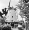 Ronde stenen stellingmolen van opzij gefotografeerd, thans cafÃ©-restaurant Panoramamolen
