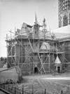 Kerk vanuit het noord-oosten tijdens de restauratie - Rhenen - 20186241 - RCE -  Cunerakerk En Toren: kerk vanuit het noord-oosten tijdens de restauratie 