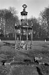 IJzeren tuinkoepel - Breukelen - 20041925 - RCE -  Nijenrode: IJzeren tuinkoepel 
