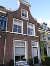 Pand met bakstenen klokgevel