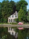 Nieuwersluis Rijksstraatweg bij 24.JPG -  Rijksmonumenten in Nieuwersluis, koetshuis van de buitenplaats Rupelmonde.  Monumental buildings in Nieuwersluis, Netherlands 