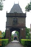 Toegangspoort - Toegangspoort Slot Zuylen, mogelijk een ontwerp van nl:Rombout II Keldermans (Zelfgenomen foto) nl:categorie:afbeelding kasteel