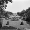 tuin met tuinhuis