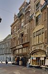 Overzicht voorgevels winkelpanden - Utrecht - 20343446 - RCE -  Winkel: Overzicht voorgevels winkelpanden (opmerking: Gefotografeerd voor het Monumenten boek, Karel Loeff) 