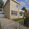 Overzicht voorgevel met garage aan de linkerzijde - Utrecht - 20340448 - RCE -  Woonhuis Architect Sybold Van Ravesteyn: Overzicht voorgevel met garage aan de linkerzijde 