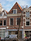 Pand met lijstgevel, schilddak