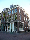 Huis met rechte kroonlijst