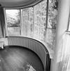 Interieur, woonkamer, rondlopende centrale verwarming - Utrecht - 20340420 - RCE -  Woonhuis Architect Sybold Van Ravesteyn: Interieur, woonkamer, rondlopende centrale verwarming 