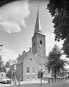 Overzicht van de westgevel van de kerk met de kerktoren - Utrecht - 20314318 - RCE -  Voormalige Hervormde Kerk: Overzicht van de westgevel van de kerk met de kerktoren 