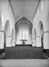 Interieur naar het oosten - Utrecht - 20232688 - RCE -  Sint Janskerk: interieur naar het oosten 