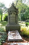 Utrecht RM514334 Graf Schoeder van der Kolk voorzijde.JPG -  Grafmonument (voorzijde) Schroeder van der Kolk op begraafplaats Soestbergen, Utrecht. 