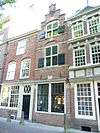 Pand met trapgevel en lijstgevel