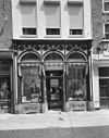Exterieur VOORGEVEL, WINKELPUI - Utrecht - 20339901 - RCE -  Garenhandel 'De Vlijt': Exterieur VOORGEVEL, WINKELPUI (opmerking: Monumenten In Nederland UTRECHT, BLADZIJDE 276) 