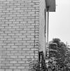 Westgevel, linker bovenhoek- schade aan metselwerk, scheurnaad - Utrecht - 20340392 - RCE -  Woonhuis Architect Sybold Van Ravesteyn: Westgevel, linker bovenhoek: schade aan metselwerk, scheurnaad 