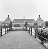 Front van de stalgebouwen aan het voorplein. - Amerongen - 20008517 - RCE -  Kasteel: front van de stalgebouwen aan het voorplein. 