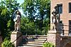 Amerongen (13).JPG -  Beelden en trappen van kasteel Amerongen te Amerongen. 