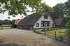 Overzicht voor- en linker zijgevel met entree - Maarsbergen - 20333392 - RCE -  Boerderijen: Overzicht voor- en linker zijgevel met entree 