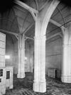 Interieur, zicht in het transept - Vianen - 20241809 - RCE -  Nederlands Hervormde Kerk: Interieur, zicht in het transept 