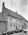 Voorgevel - Vianen - 20336058 - RCE -  Dwarshuis/ Middeleeuwen: Voorgevel (opmerking: Gefotografeerd voor Huizen in Nederland, Hendrick de Keyser) 