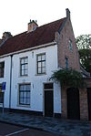 Pand onder een dak met het nr 36