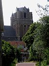 P7040040 EF Gezicht op kerktoren v.a. Langs de Rijn RM 39695.JPG -  Wijk bij Duurstede Gezicht op toren Grote Kerk v.a. Langs de Rijn 