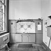 INTERIEUR, KEUKEN AAN DE VOORZIJDE, AANRECHT, TEGELS - Wijk bij Duurstede - 20287685 - RCE -  Raadhuis: INTERIEUR, KEUKEN AAN DE VOORZIJDE, AANRECHT, TEGELS 