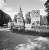 Overzicht met de ronde toren, donjon en de ophaalbrug - Wijk bij Duurstede - 20339971 - RCE -  Kasteel Duurstede: Overzicht met de ronde toren, donjon en de ophaalbrug (opmerking: Gefotografeerd voor Monumenten in Nederland Utrecht) 
