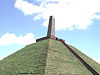 Obelisk van de pyramide van Austerlitz.JPG -  Als ik een betere camera bij mij had op 14-05-2011 dan waren mijn foto,s nog veel mooie 