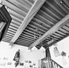 Interieur, begane grond, balklaag - Goes - 20335892 - RCE -  Gotische Huis: Interieur, begane grond, balklaag (opmerking: Gefotografeerd voor Huizen in Nederland, Hendrick de Keyser) 