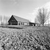 Achterzijde erf met dwarsdeelschuur - 's-Heer Arendskerke - 20332768 - RCE -  Achterzijde erf met dwarsdeelschuur 