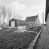 Achterzijde erf met woonhuis en bakkeet en varkenhok - 's-Heer Arendskerke - 20332772 - RCE -  Achterzijde erf met woonhuis en bakkeet en varkenhok 